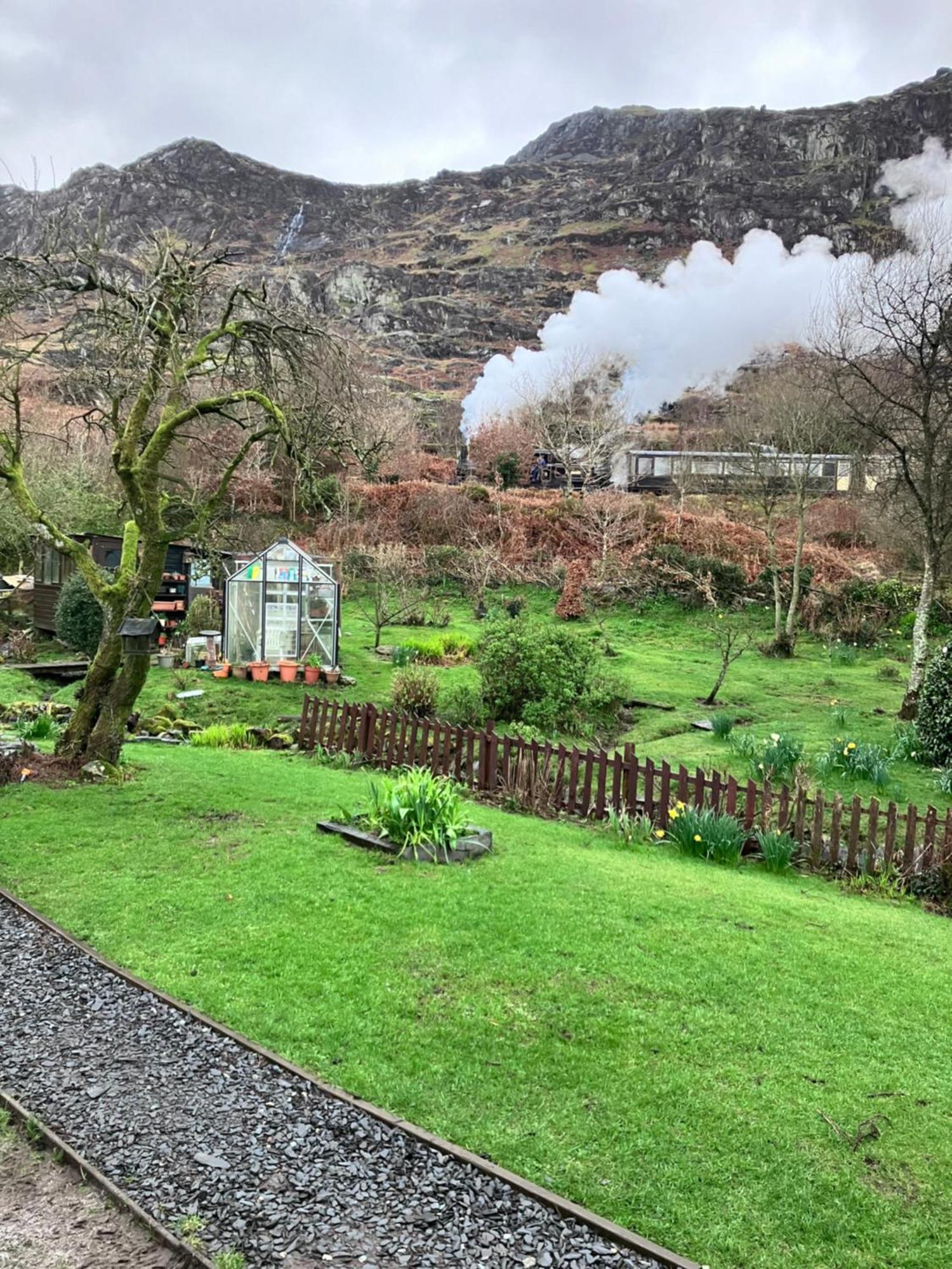 Gasthaus Bryn Elltyd Eco House Blaenau Ffestiniog Exterior foto